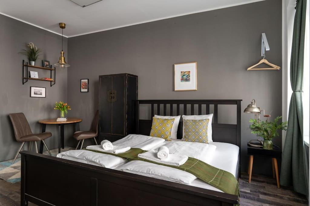 Sleek Studio By City Center By Hm Viena Exterior foto